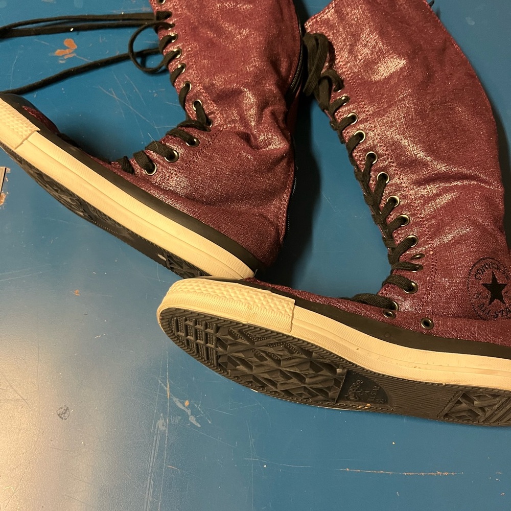 Converse woman’s